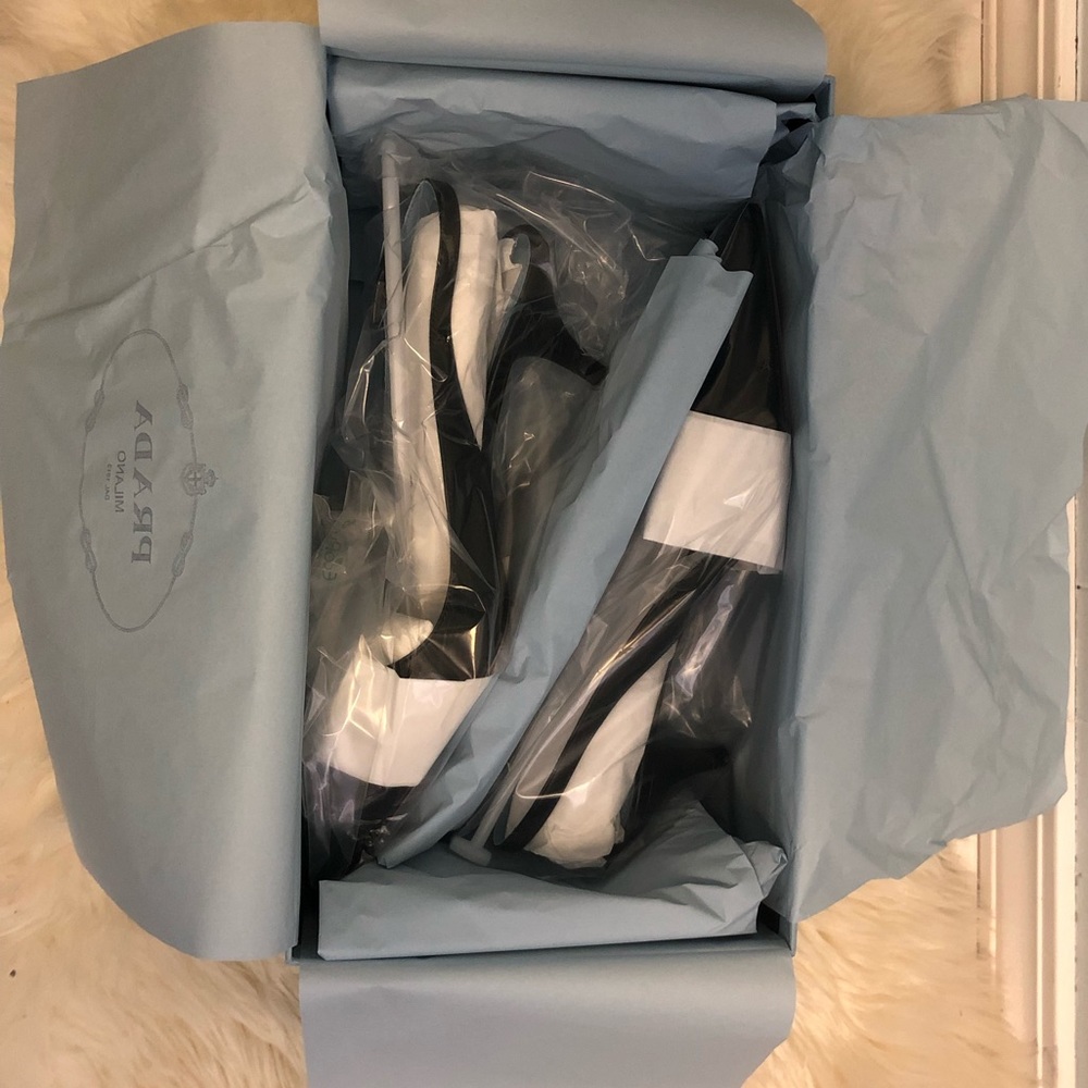 Prada Logo Bow Slingback Pump - Picture 5 of 5